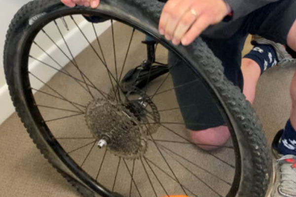 how to repair a mountain bike tyre